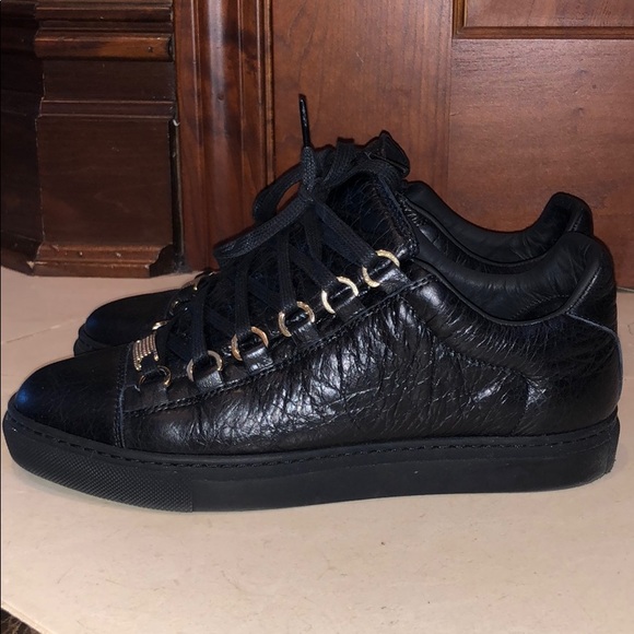 Balenciaga Arena Leather Low Top Sneakers - Picture 5 of 10